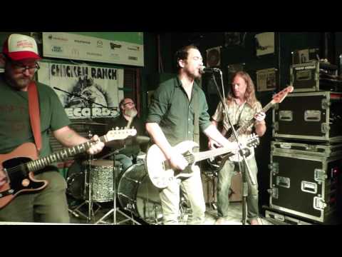 Moonlight Towers - Holding Back (SXSW 2016) HD