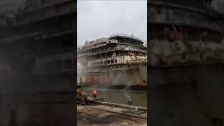 30 saal purane cruise ko nyaa renovation kese kiya hai