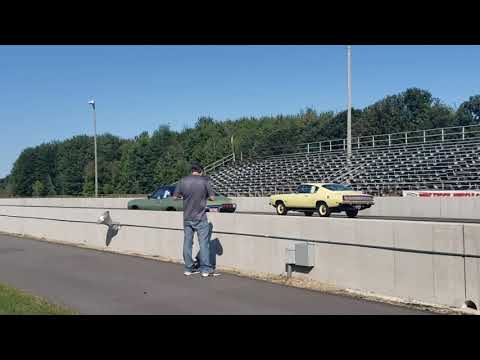 1968 Plymouth Cuda 440 vs 1969 Pontiac GTO 400