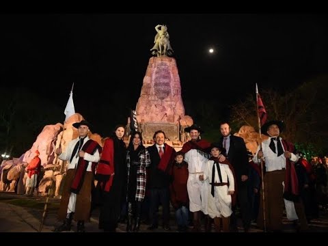 Guardia bajo las estrellas: Sáenz presidió la ceremonia que inician los homenajes a Güemes