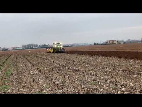 Jonh Deere 6155r con aratro Moro warrior 18