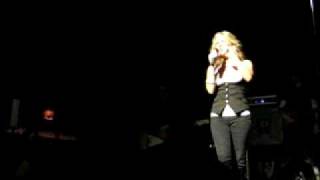 Lucie Silvas - It's Too Late (Intro, Live)