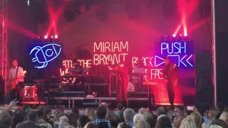 Miriam Bryant - Black car - Halmstad 2016