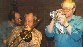 French Quarter Jazz Band play Shine on Harvest Moon