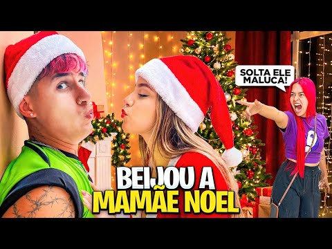 A MAMÃE NOEL DEU EM CIMA DO VOID *beijou ele?