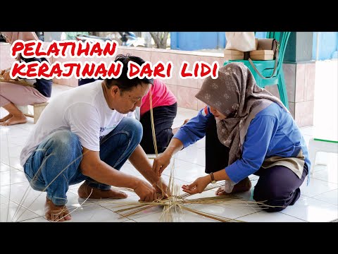 PELATIHAN KERAJINAN DARI LIDI