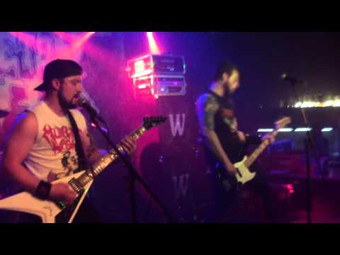Skeleton Pit - Nuclear Thrash Mutants + Iron Fist Punch Attack (Live)