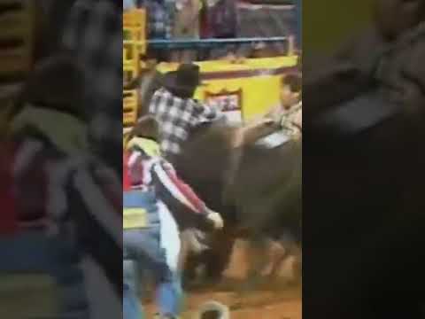 Tuff Hedeman Gets In a BAD Hang Up in the NFR
