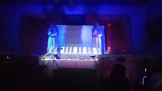 Download lagu Ukhty Alfi s dan ukhty  cerry menyanyikan dengan bahasa Arab. mp3