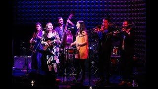 The Ladybugs - A Bushel and A Peck