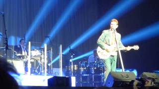 BLUE CHRISTMAS by Chris Isaak 12/20/14 Sands