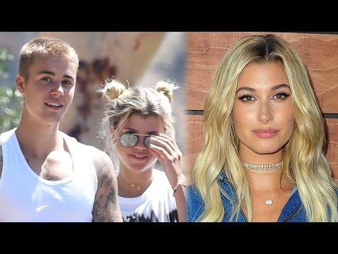 download lagu mp3 mp4 Sofia Richie Hailey Baldwin, download lagu Sofia Richie Hailey Baldwin gratis, unduh video klip Sofia Richie Hailey Baldwin