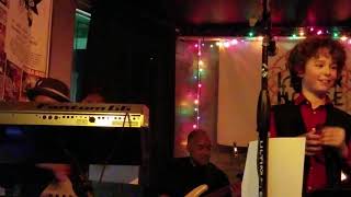 Mighty Michael Mendelson and Billie Davis, Lager House
