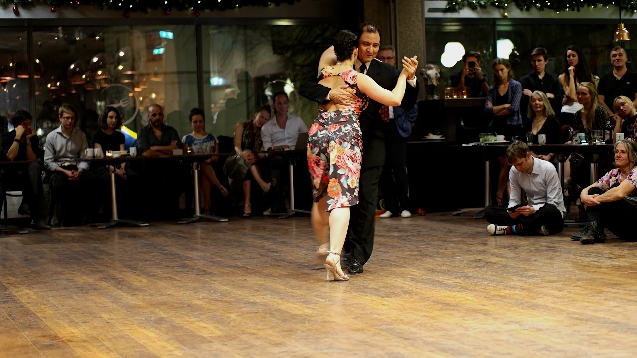 Gonzalo Robinson and Rita Caldas at 3Esquinas, tango