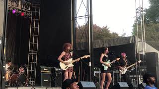 The Regrettes - Hot (live 9/16/17 @ Riot Fest)