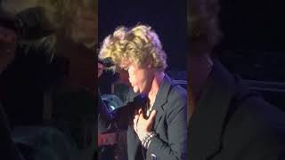 Download lagu 😢 Billie Joe Armstrong gets so emotional he can't sing all of Jesus Of Suburbia mp3