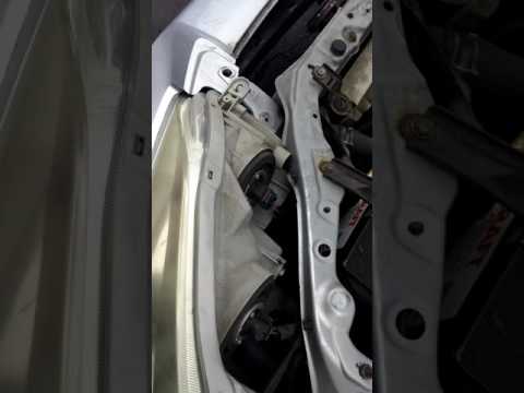 How to replace headlamp lense Toyota Matrix