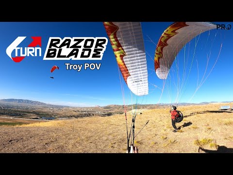 Troy rast auf dem U-Turn Razorblade herum