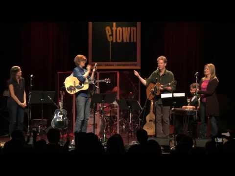 eTown Finale with Brett Dennen & Sera Cahoone - Settin' The Woods On Fire (eTown webisode #491)