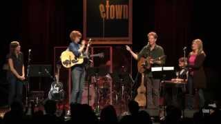 eTown Finale with Brett Dennen & Sera Cahoone - Settin' The Woods On Fire (eTown webisode #491)