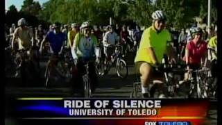 preview picture of video '100 bicyclists ride in silence'