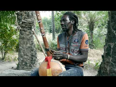 Watcha plays "Djina Bantan" - Kamale ngoni music from West Africa