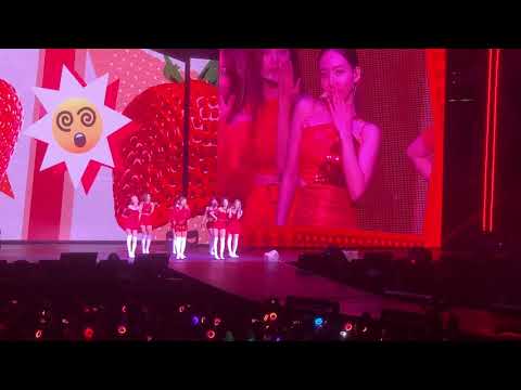 190721 Twicelights In Newark - Strawberry