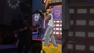 Quando o Gigante sobe ao palco acontece isso! #leosantana #klypex @leosantana #viral #foryou