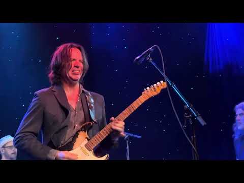 Ian Moore - “How Does It Feel”