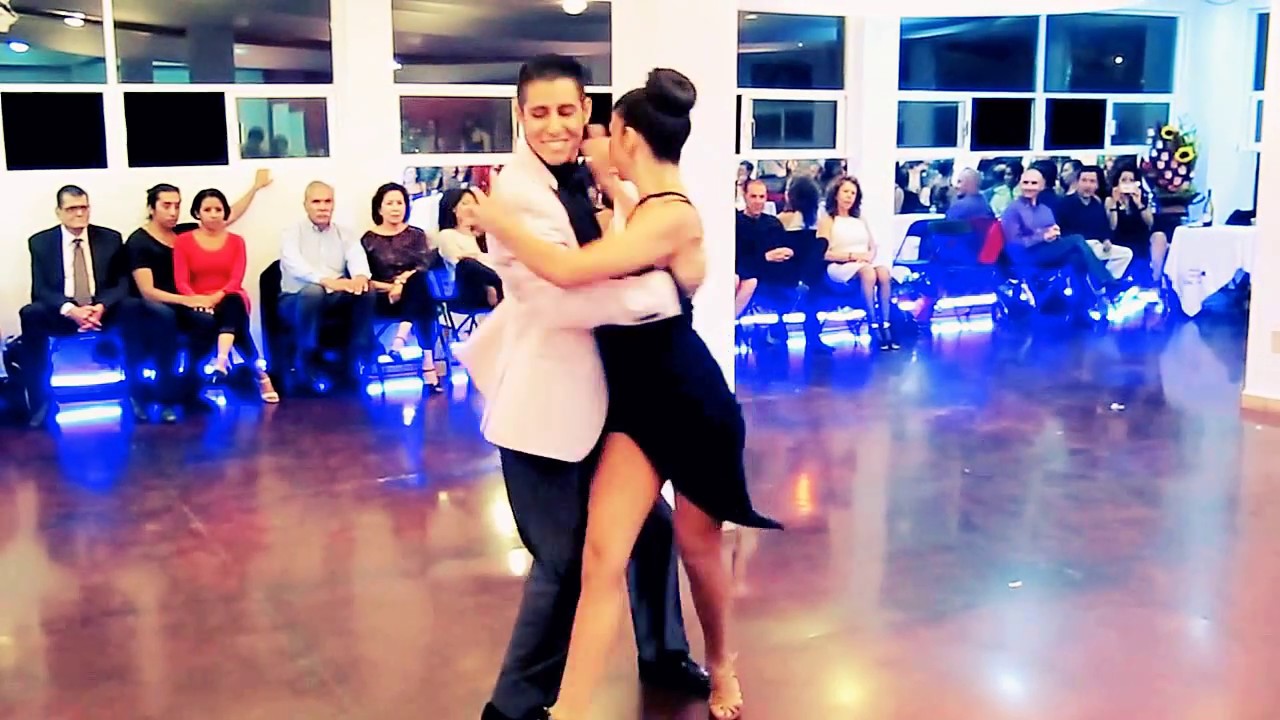 Elizabeth Cordone y Matias Rivas interpretan No mientas