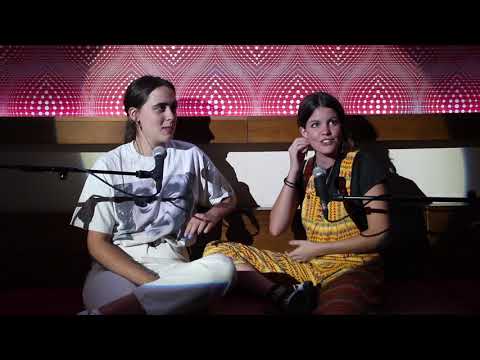 Adelanto IMPROVISTAS #21 - Carlotta Cosials y Ana Perrote (HINDS) - Entrevista retrato