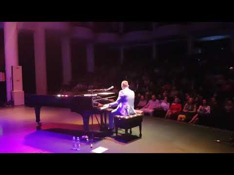 Matthew Lee live in Moscow (Russia) at Dom Musiki - International House of Music (19.9.2019)