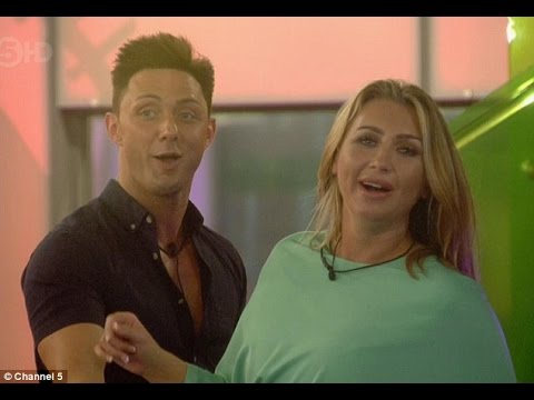 Lauren Goodger Urges Ricci Guarnaccio to Feel her 'Wet Bum'