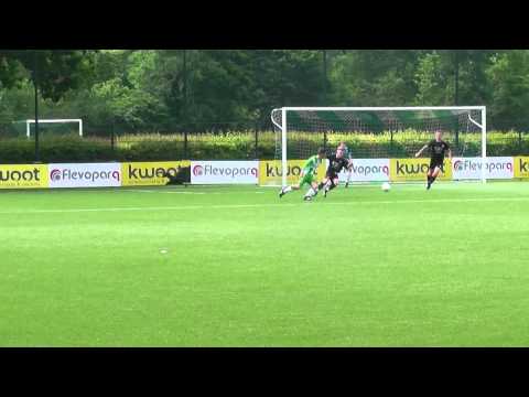 7 juni 2014 ASV Dronten nw B1 - VV De Meern nw B1 vr 0-3 Goede redding Stefan