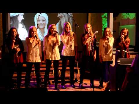 Jentegruppa Seven HJERTE AV LYS Solist Kristiane. Kodal 30.11.2012