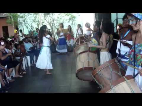 Cortejo do Maracatu Encanto de Sereia