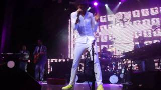 Mika, Sydney 2009, One Foot Boy