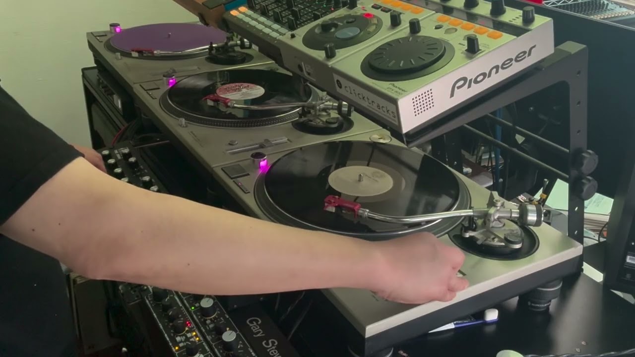 Deep House & Garage Vinyl DJ Mix | Low-End Therapy Vol.11 “Controlled Dynamics”