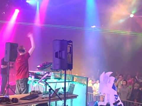 DJ Virus Live @ Sakura-Con Rave 2010, Seattle WA, April 2 2010 Video 2