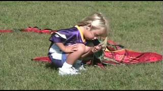 preview picture of video 'Macie E flys a Pterodactyl Kite at Otter Tail'