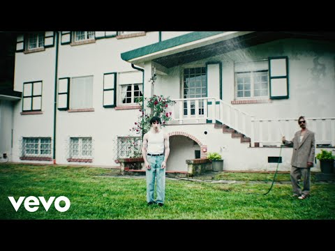 SANTI FRANCESI - tutta vera (Official Video)