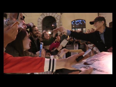 Terni: Crowds at the Politeama for Terence Hill and Veronica Bitto