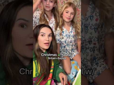 Christmas Haul top 5 w/ Britain+Baylaa🎄❤️😱#christmashaul #christmaspresents #shorts