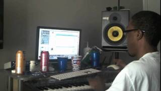 Reggie Coby (LOEGz) In The Lab Making a Beat