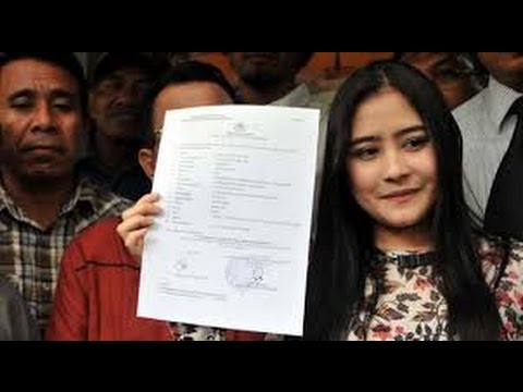Berita 31 Juli 2015 - VIDEO Prilly Latuconsina Kesal Dianggap Tak Perawan