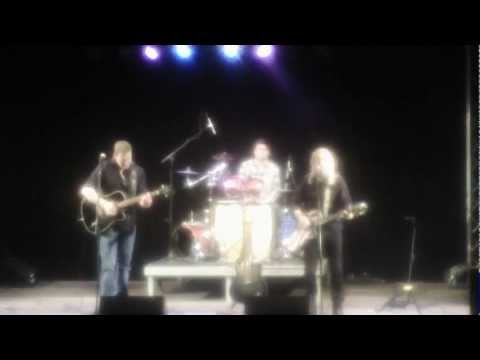 Heartlight - THREESOME (Acoustic Rock)