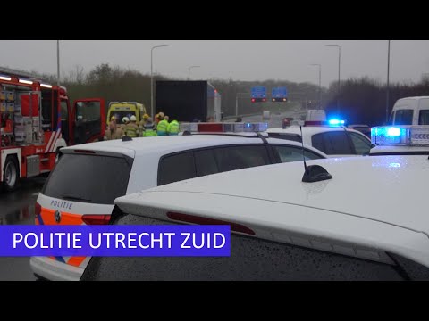 Politie Utrecht Zuid - Dienst met Michael - Aanrijding, aanhouding stalking, inbraak melding.