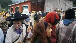preview picture of video 'Xantolo Coacuilco,Hgo Disfrazados 2012'