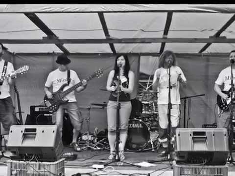 Mince vo fontáne - MINCE VO FONTÁNE - ZASNEŽENÉ RÁNO