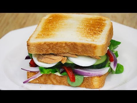 Sándwich vegetal de atún y huevo